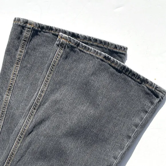 BDG URBAN OUTFITTERS Women’s Low-Rise Flare Jean Blue Gray Wash size 28