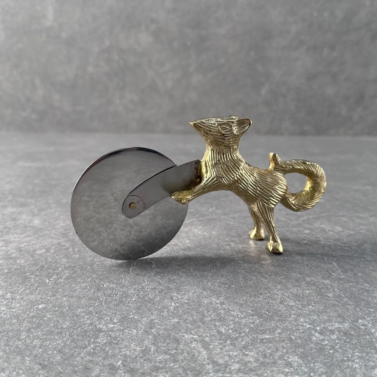 Home Artisan Oliver Brass Fox Pizza Cutter