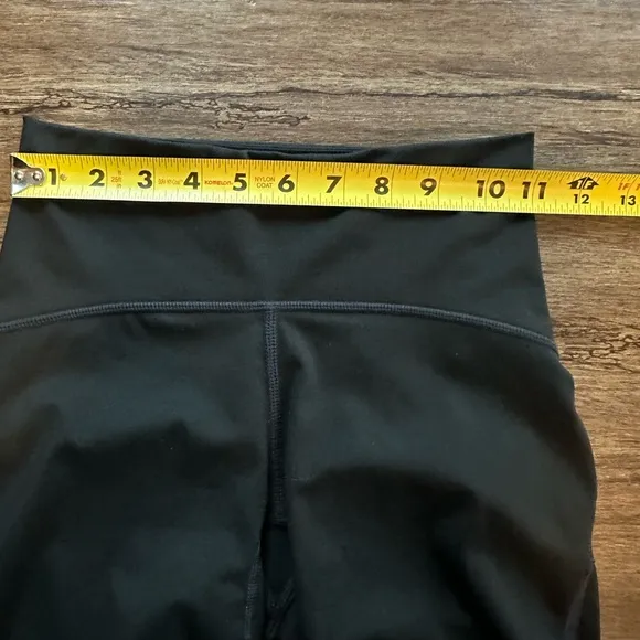 Lululemon Align High Rise Short 6” in Black. Size 6.