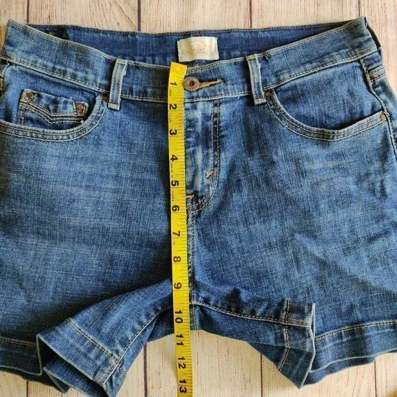 Vintage Levi's 515 high rise shorts sz 4